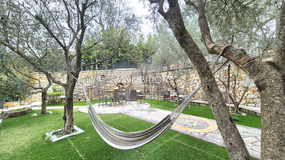 Maison à TOURRETTES