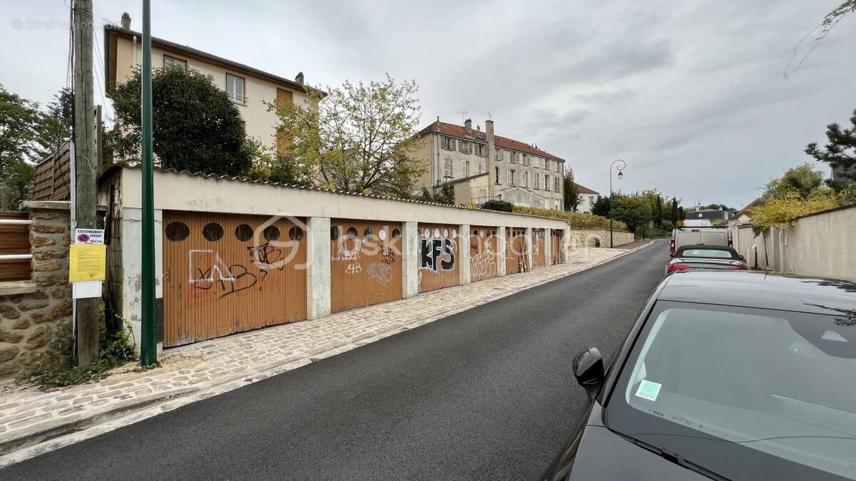 Parking à SUCY-EN-BRIE