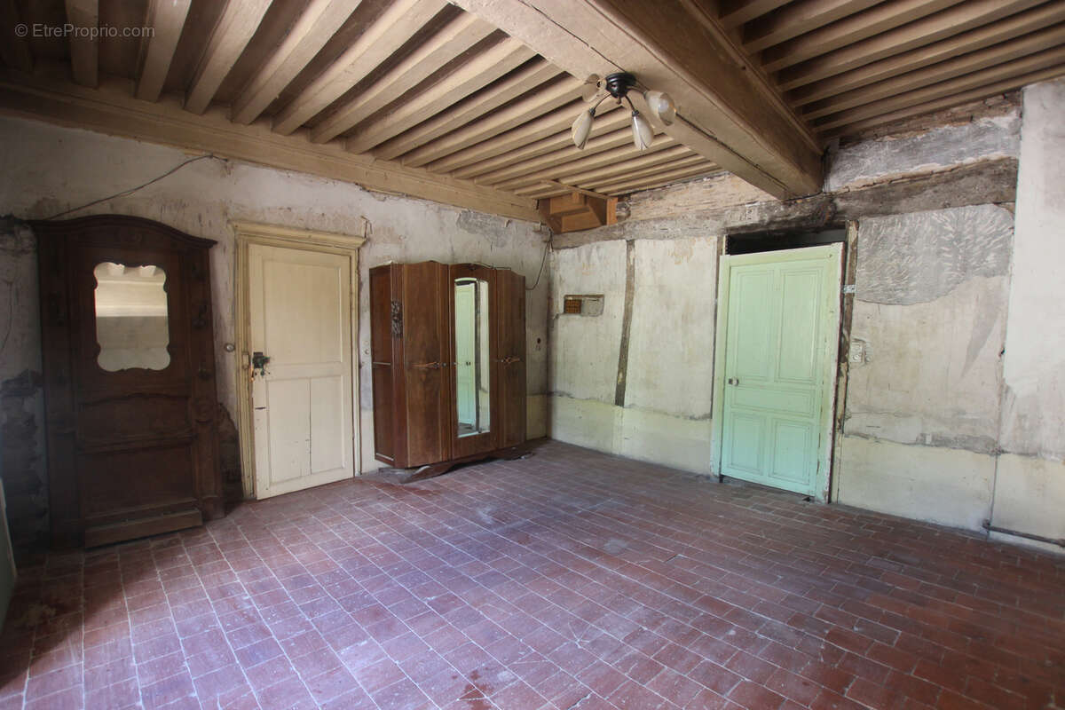 Maison à LUCENAY-L'EVEQUE