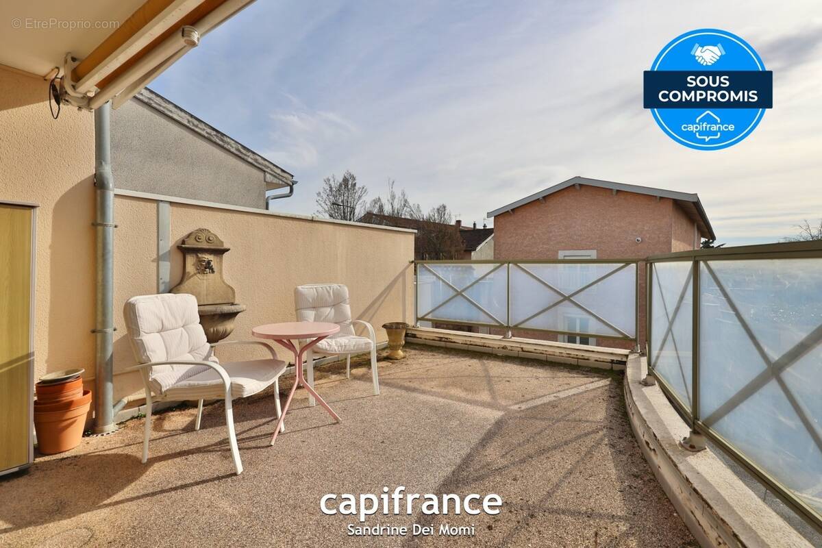 Appartement à SAINT-GENIS-LES-OLLIERES