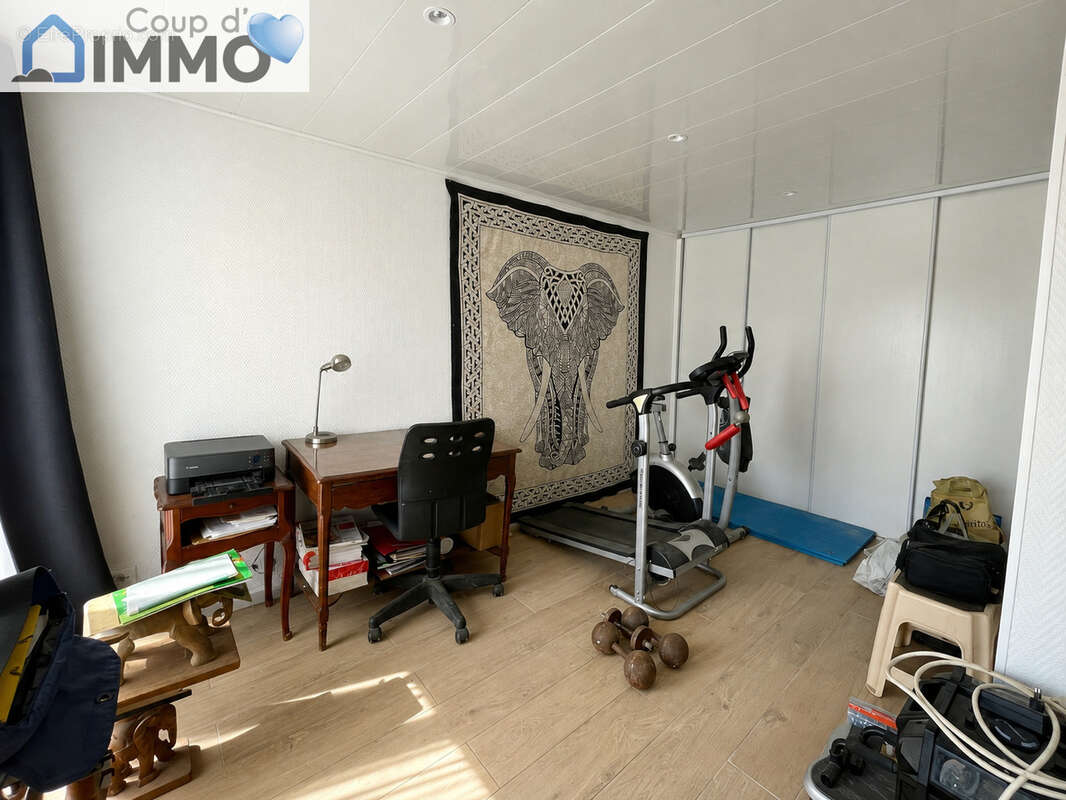Maison 6 pièces 143 m2 + dépendances - photo 9