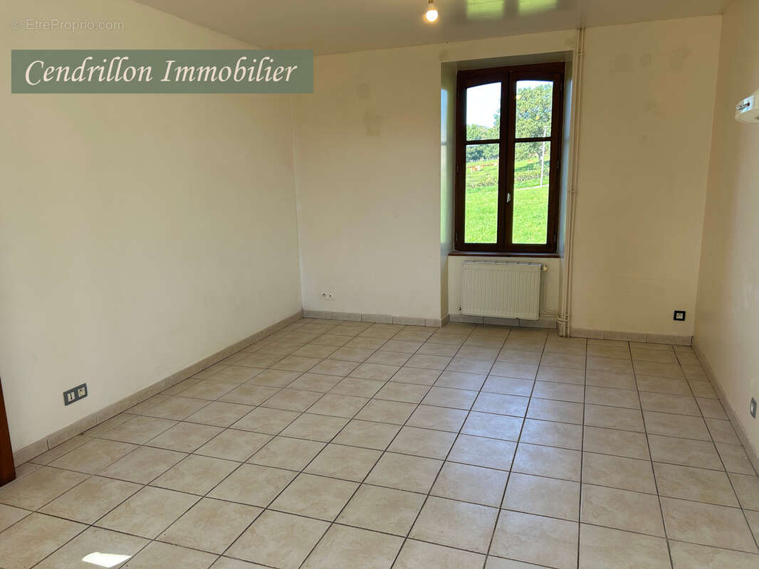 Maison à MONTBOUCHER