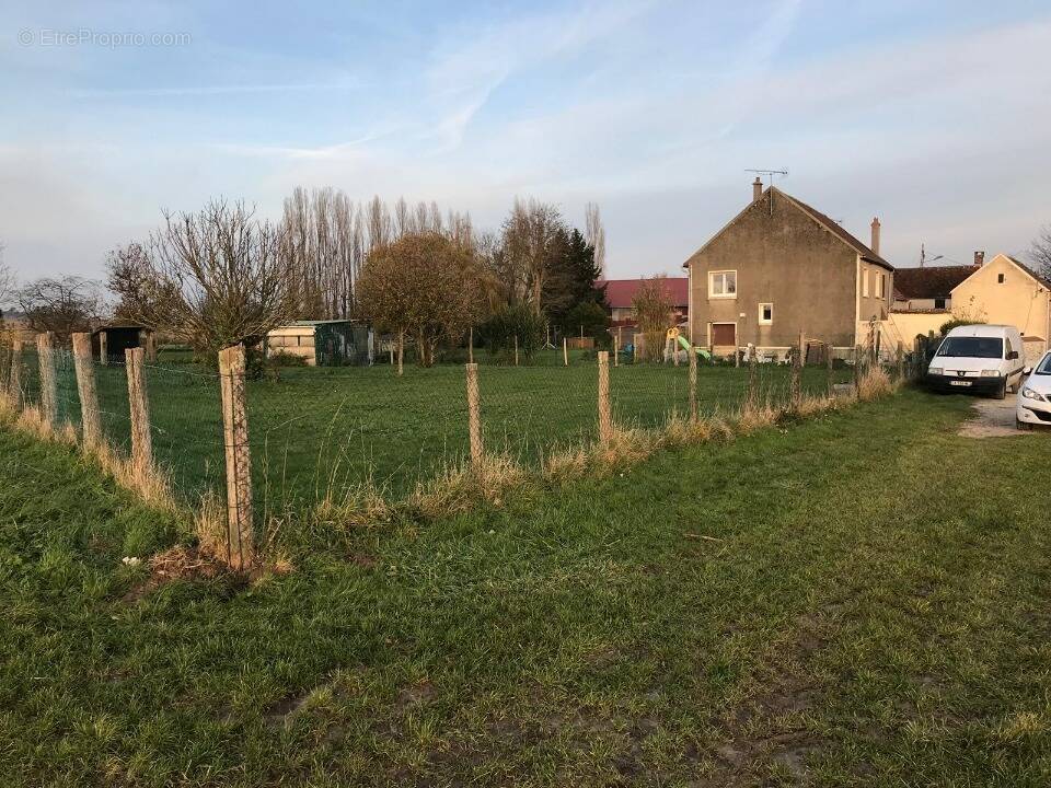 Terrain à MEAUX