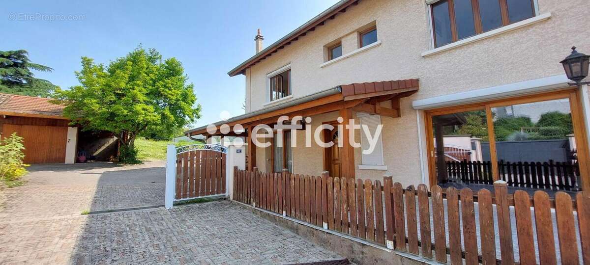 Maison à LES COTES-D'AREY