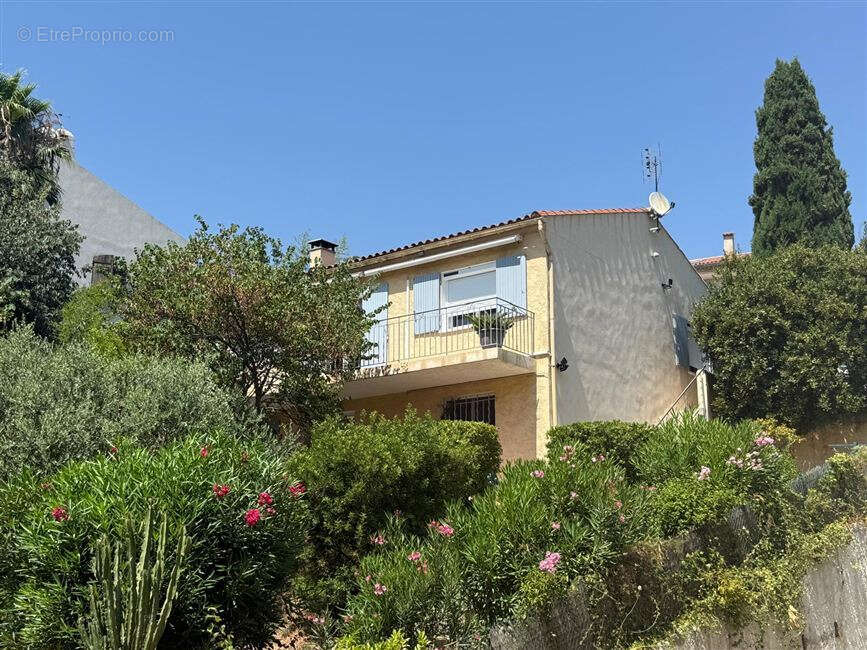 Le pradet ? superbe villa rénovée de 130 m² (t5 de plain-pied + t2 indépendant) sur terrain de 503m2au calme absolu, plage à pie - photo 18