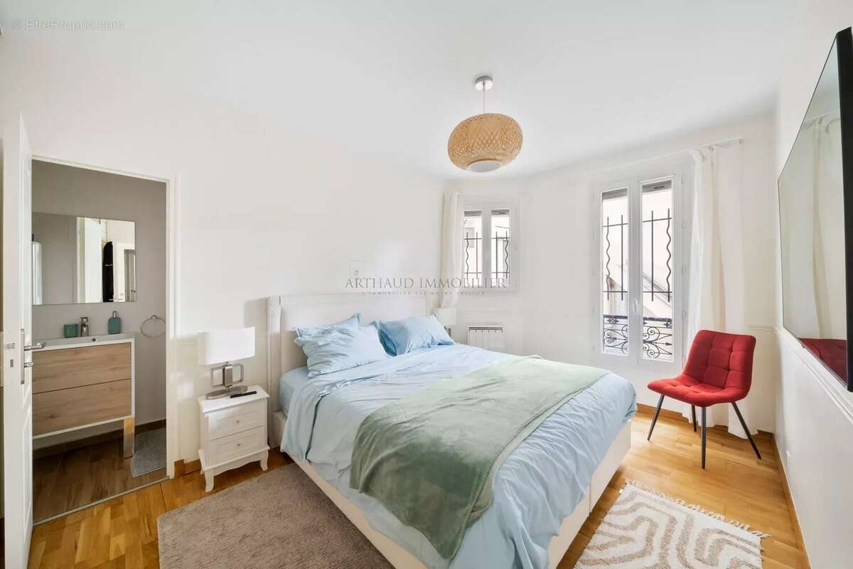 Appartement à PARIS-11E