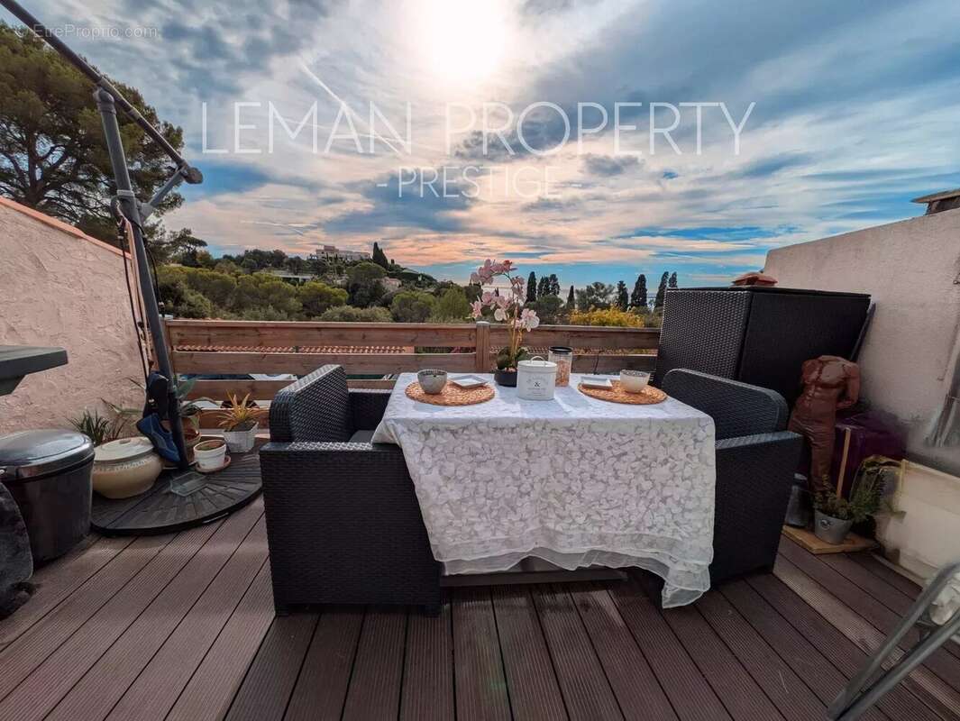 Appartement à VALLAURIS
