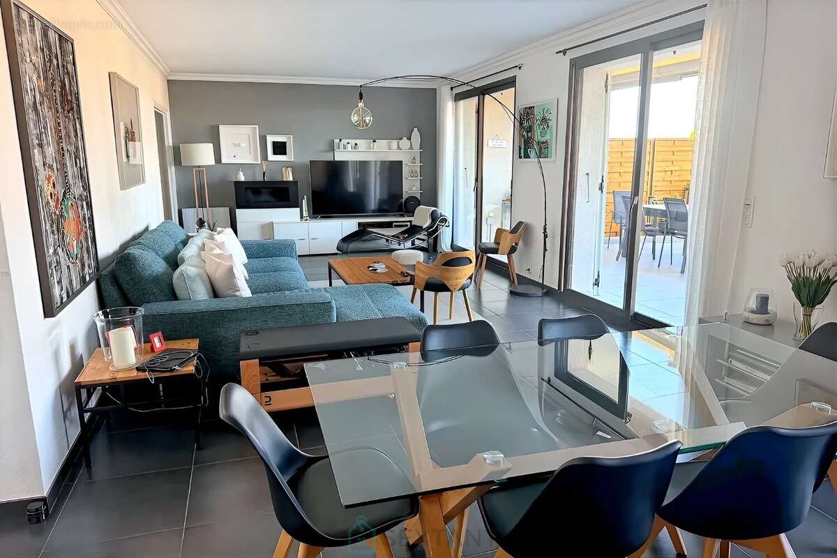 Appartement à VILLENEUVE-LOUBET