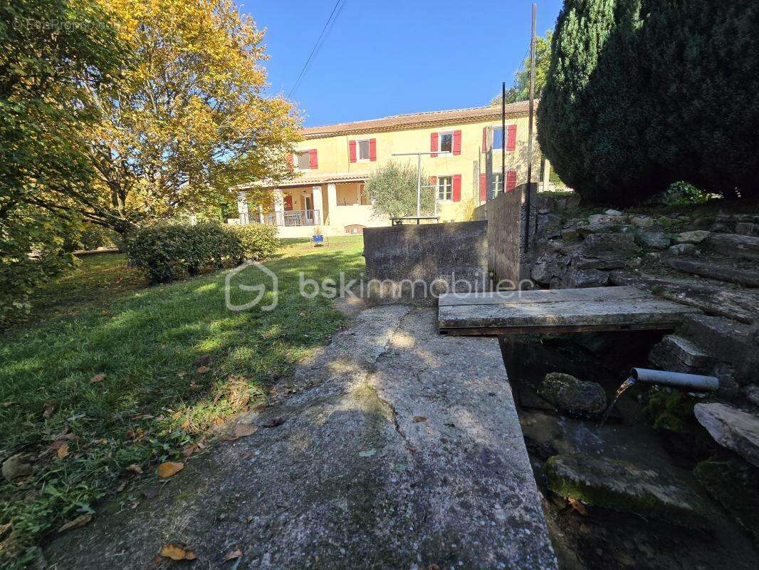 Maison à SAINT-JULIEN-DE-PEYROLAS