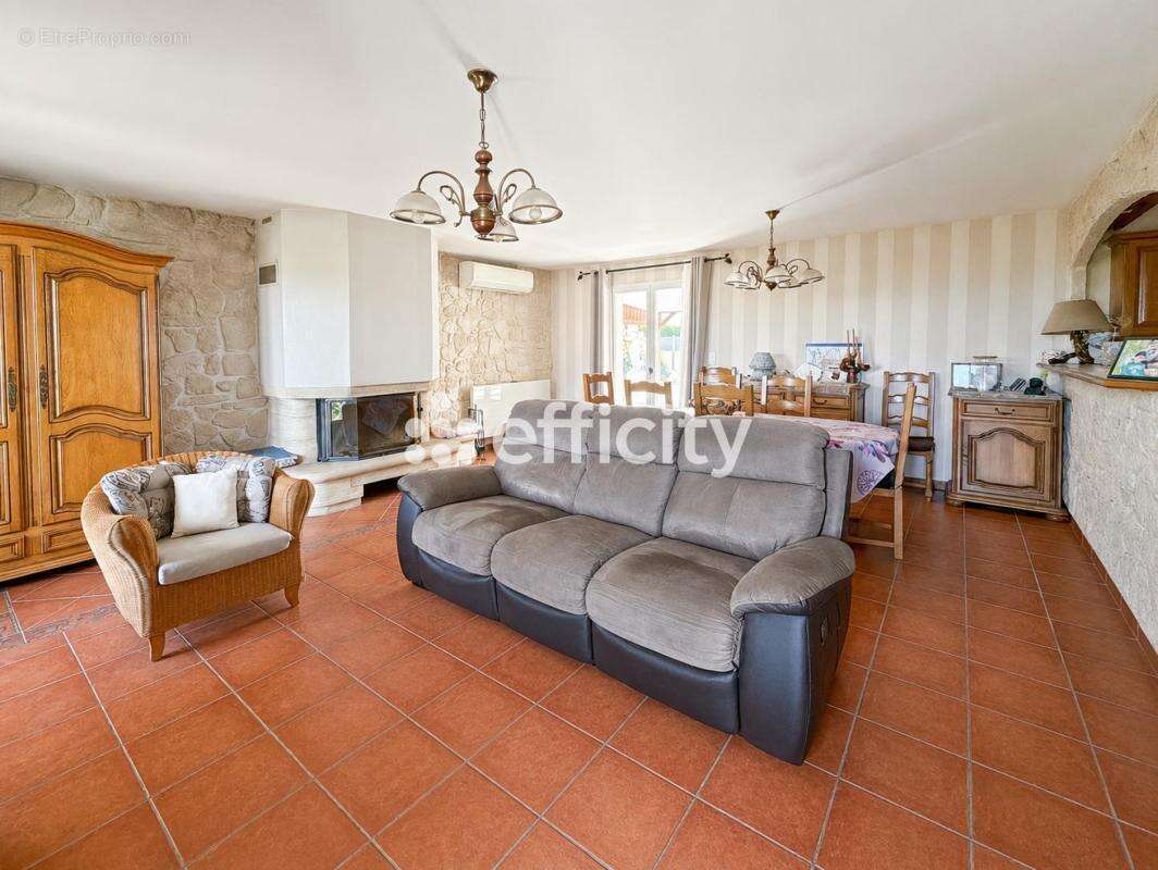 Maison 120 m² à Mazerolles  - photo 8