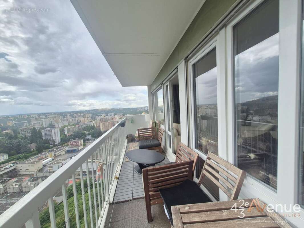 Appartement à SAINT-ETIENNE