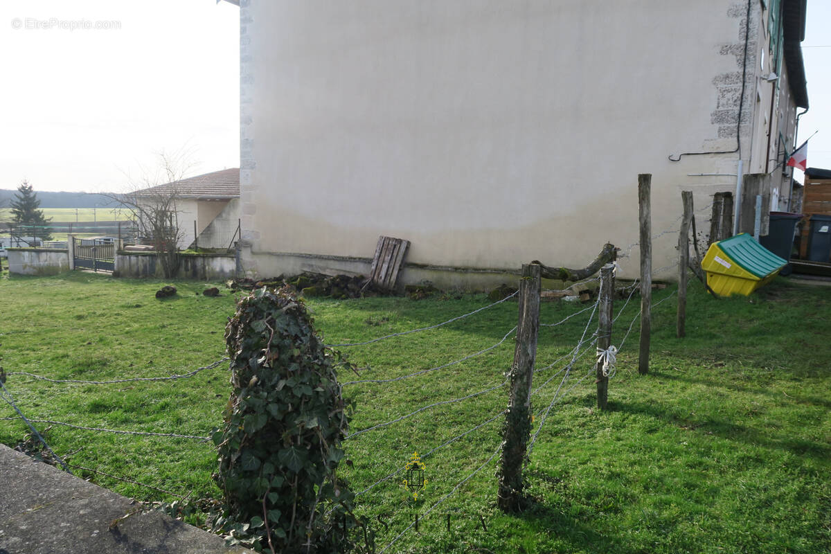 Terrain à BARISEY-LA-COTE