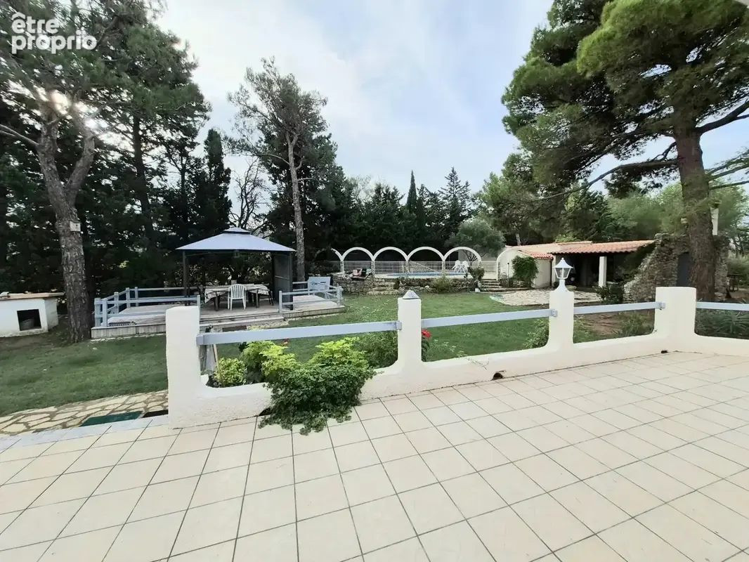 Névian – maison de plain-pied sur un magnifique terrain arboré de 7 500 m² - photo 12