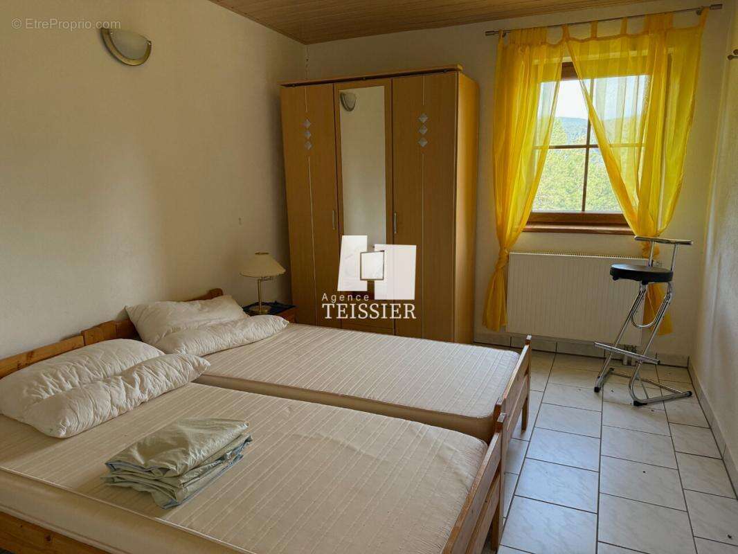 Maison à SAINT-PIERRE-SAINT-JEAN