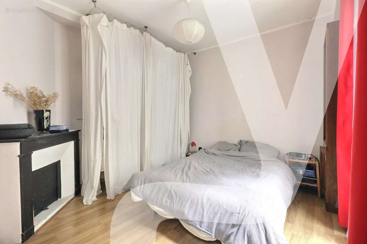 Appartement à PARIS-1E