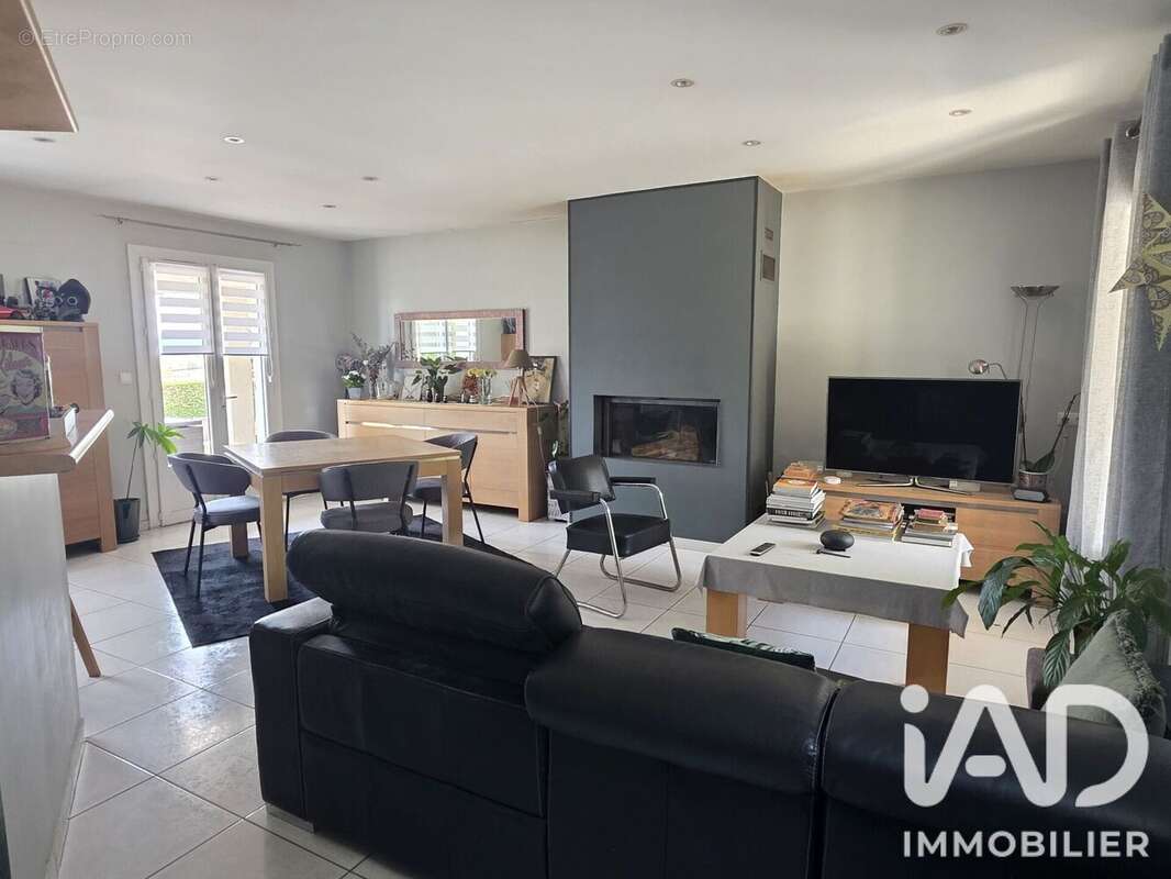 Maison 110 m² à Naves  - photo 5