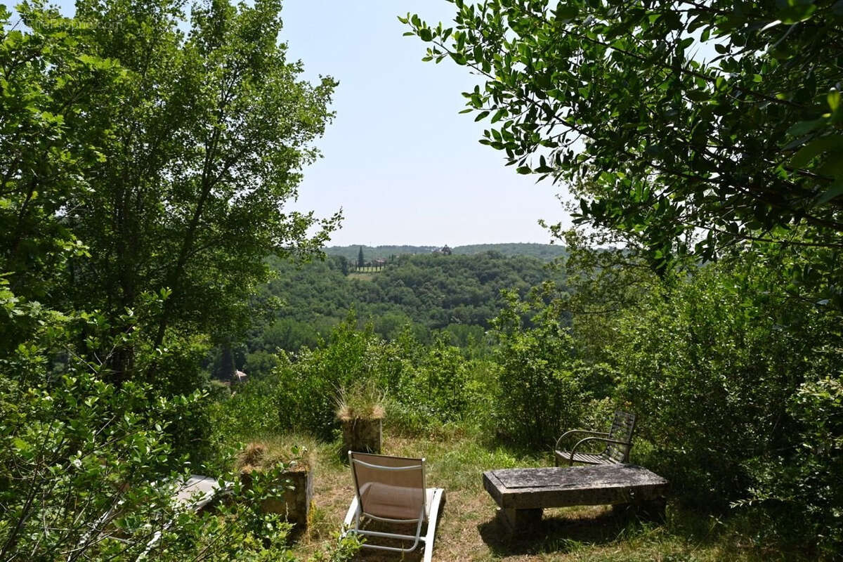 Maison à PUY-L&#039;EVEQUE