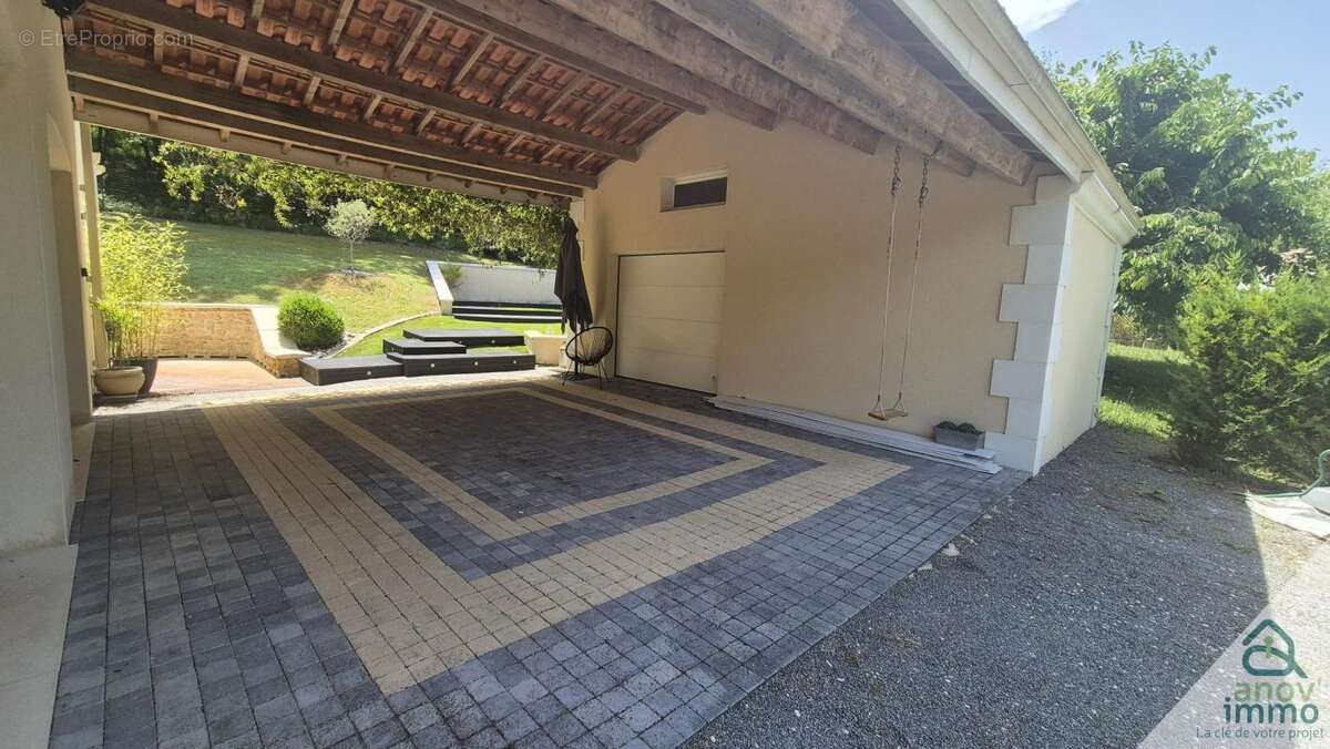 Maison à MOUTHIERS-SUR-BOEME