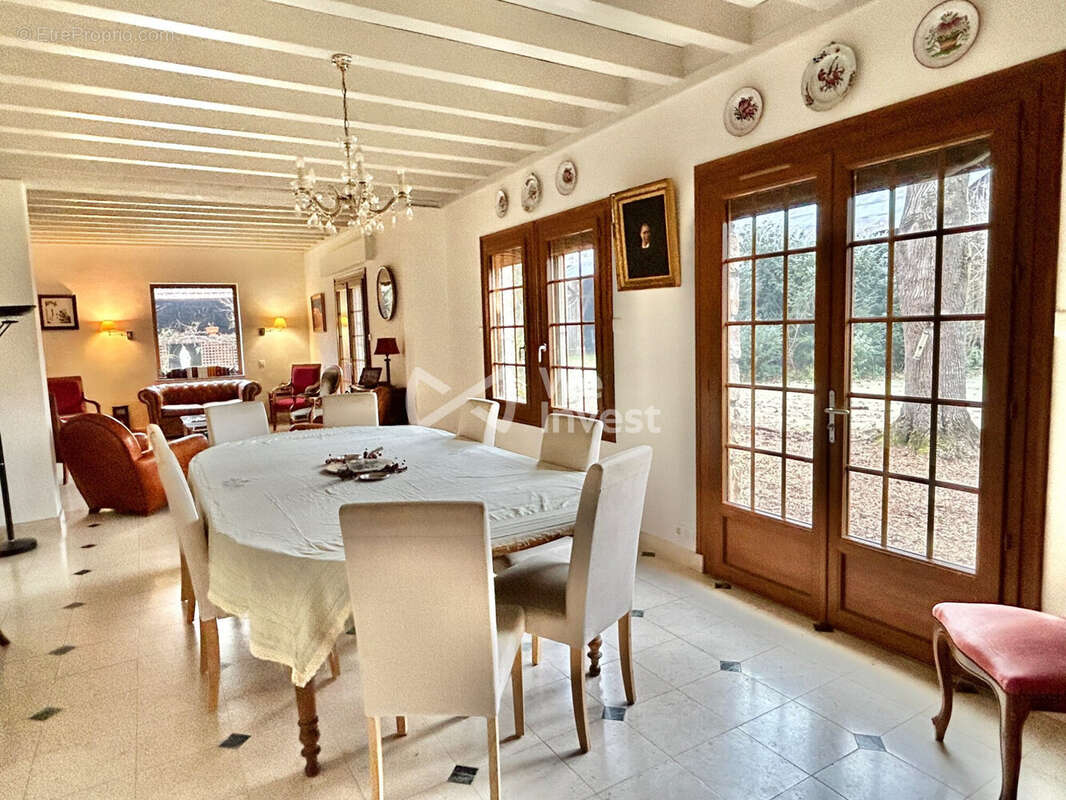 Maison à JOUY