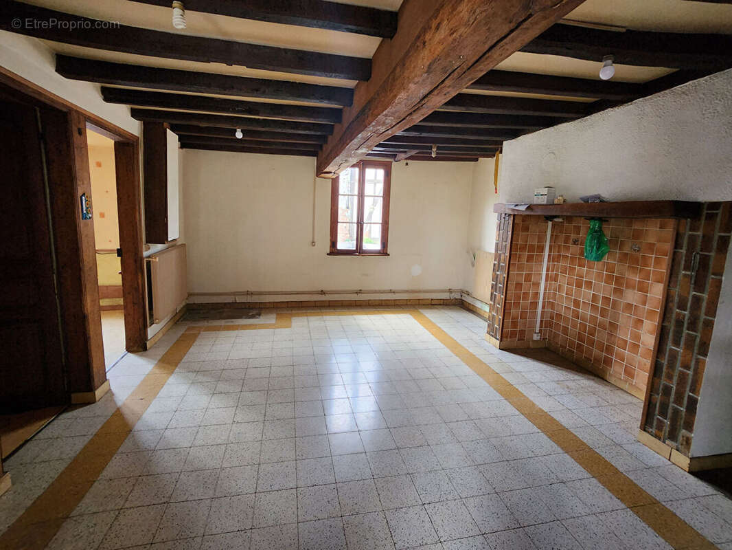 Maison à CREVECOEUR-LE-GRAND