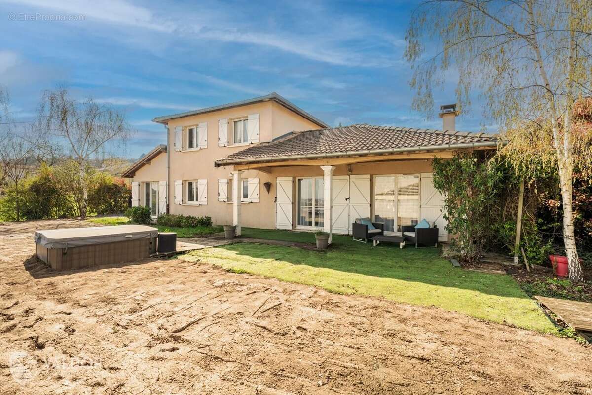 Maison à LENTILLY