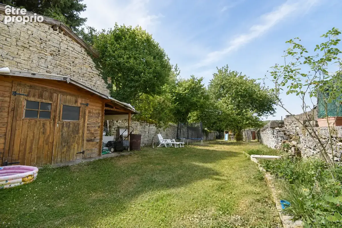 Maison avec terrasse et jardin. - photo 5