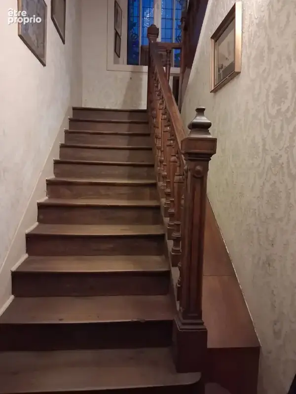 Bel hôtel particulier à vendre, centre-ville de Rennes, 250m² hab, 10 pièces, 8 chbres, garage. - photo 10