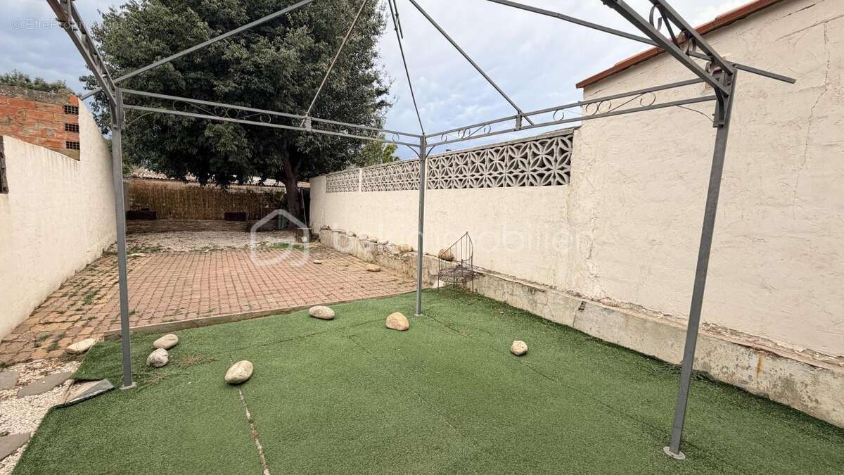 Maison de village en deux faces avec garage et jardin - photo 16