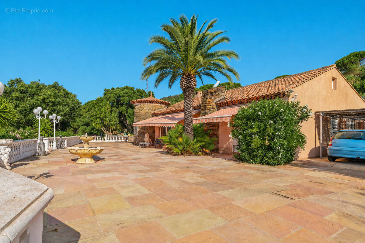 Villa 5 pièces - Bormes-Les-Mimosas - photo 2