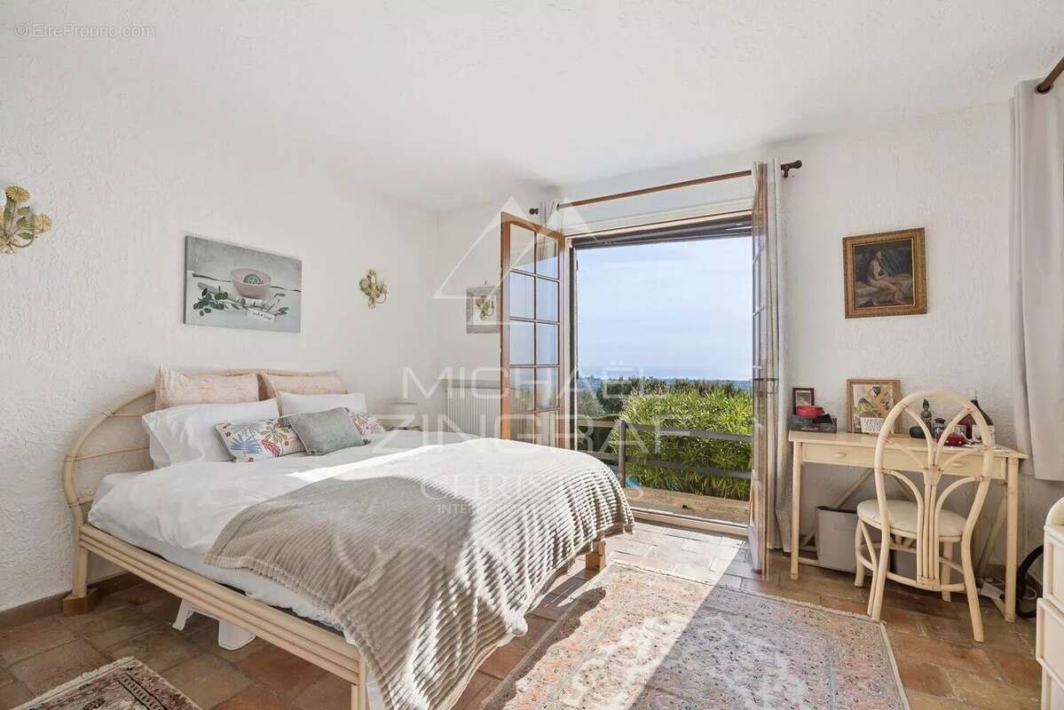 Maison à VALLAURIS