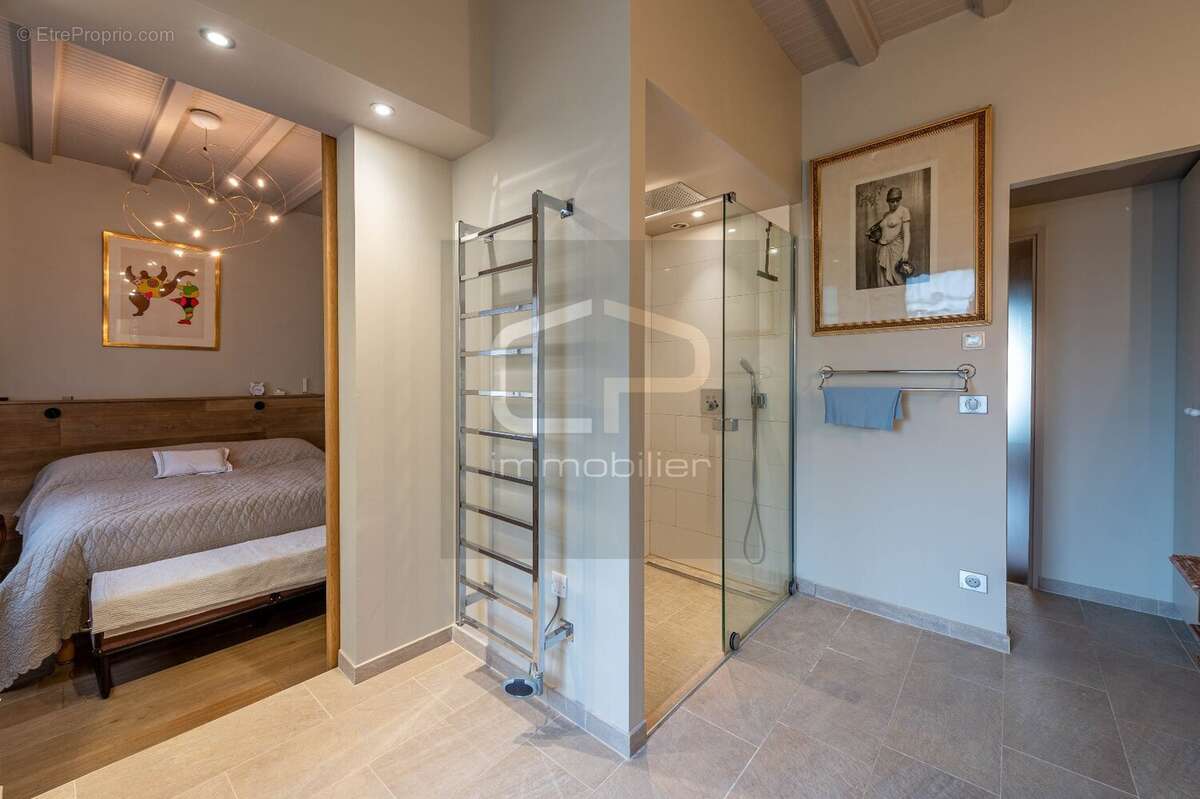 Appartement à VEYRIER-DU-LAC