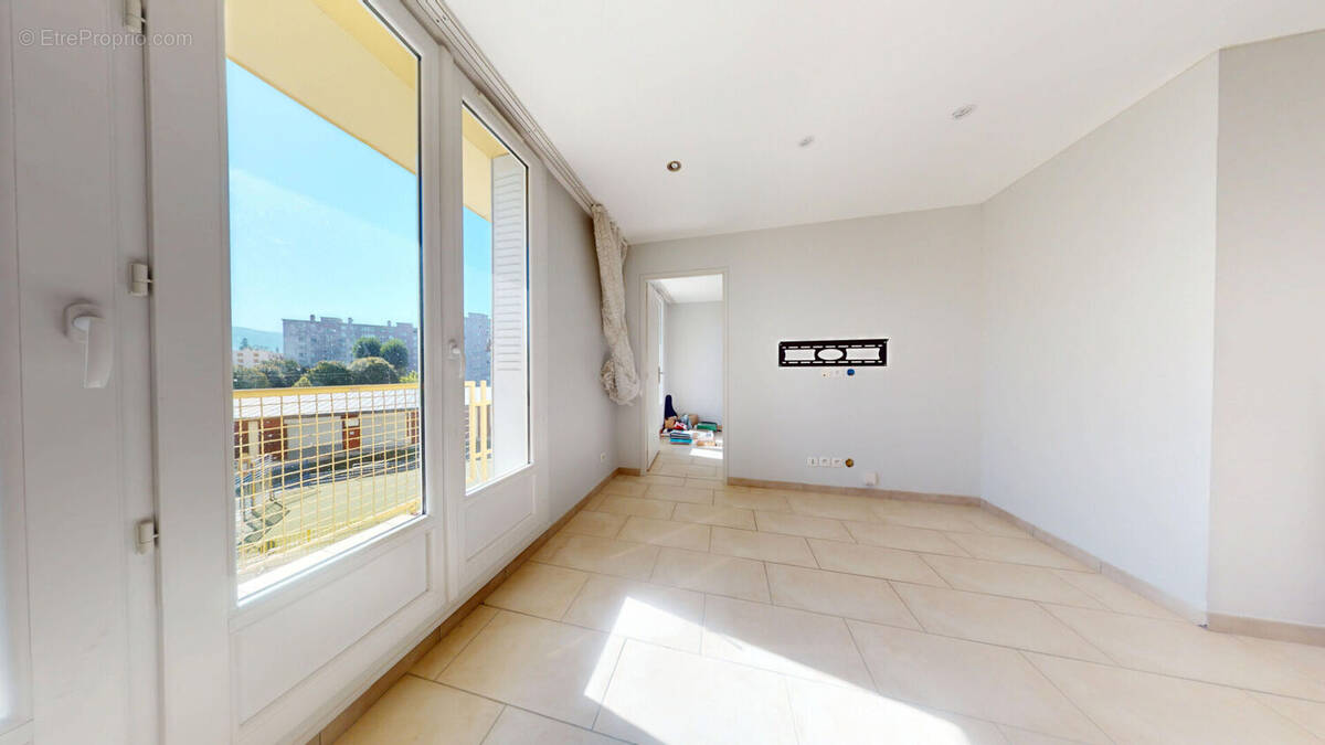 Appartement à FONTAINE