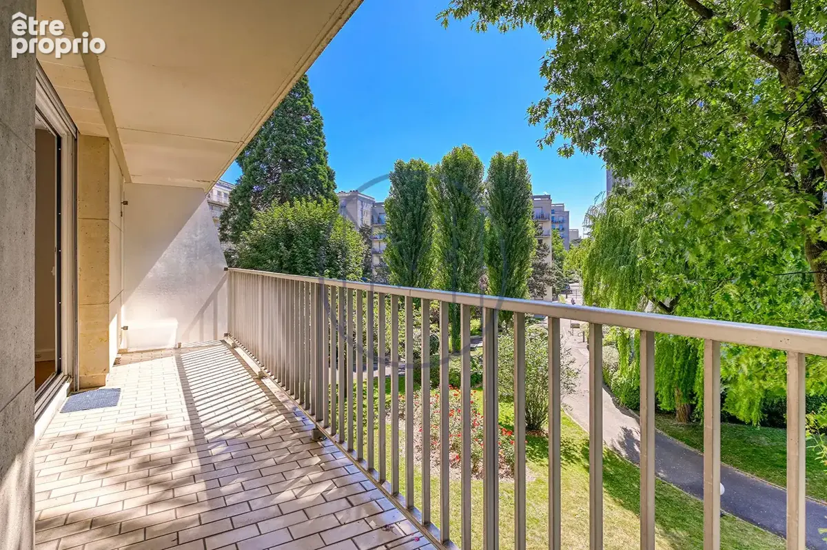 Appartement familial de 5 pièces avec cave, double box et grand balcon - photo 2