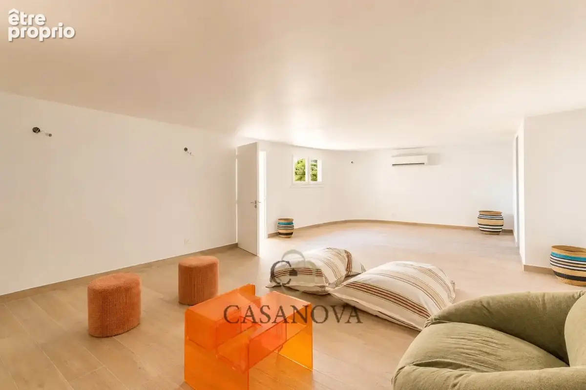 Castelnau-le-lez  villa moderne entièrement rénovée aux prestations haut de gamme. - photo 20