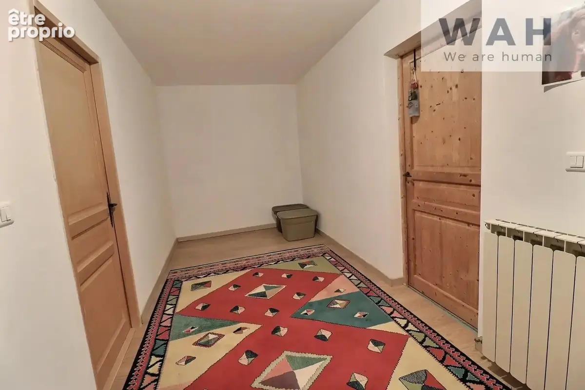 Vente mas de 200m2 et grange sur terrain de 711m2 et 4000m2 - photo 10