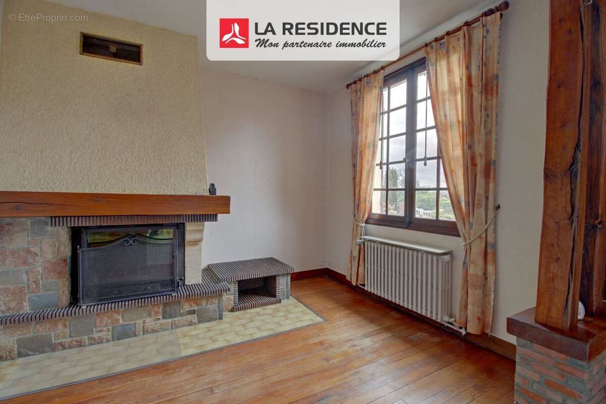 Maison à COURCELLES-SUR-SEINE