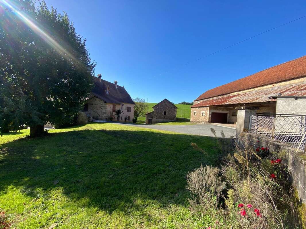 Photo 3 - Maison à LACAPELLE-MARIVAL