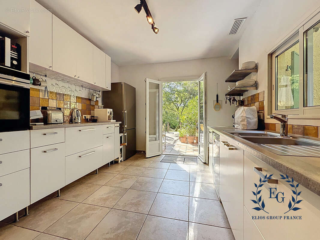 Maison à FLASSANS-SUR-ISSOLE