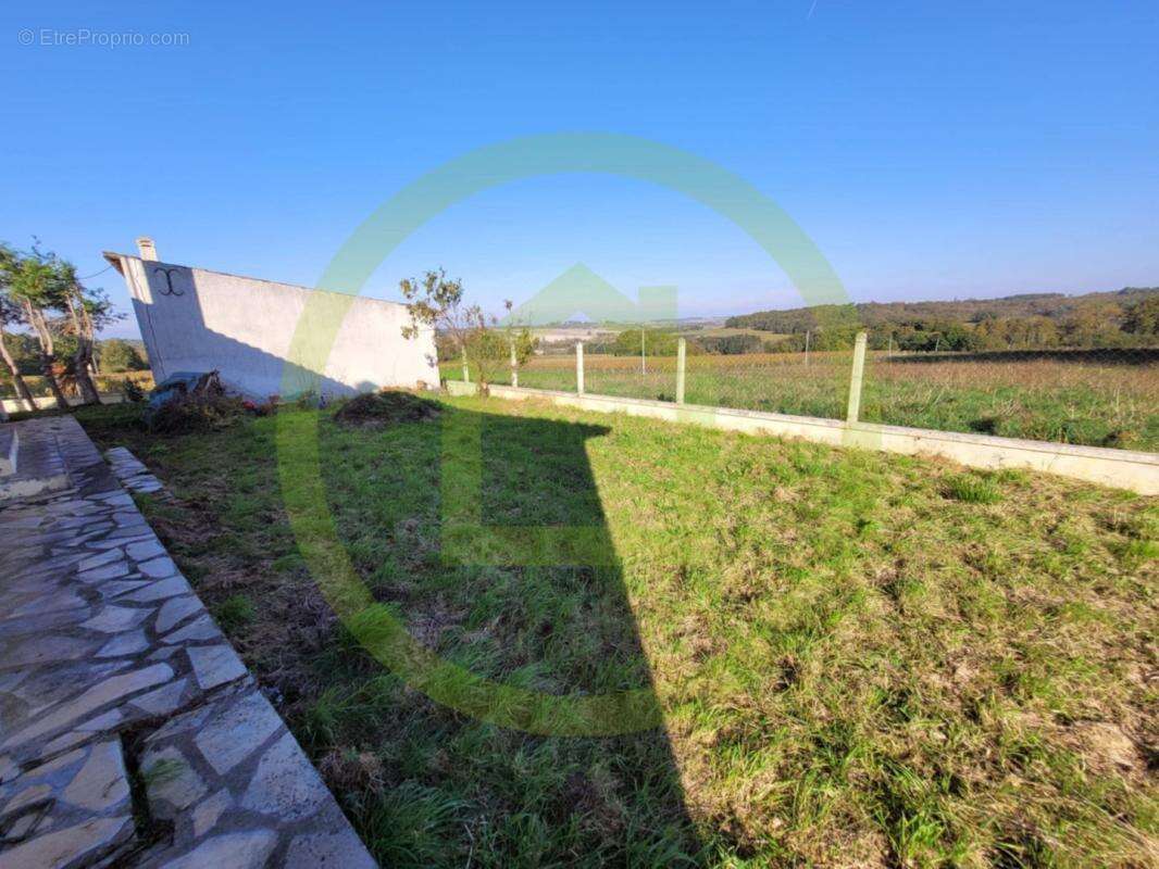 Maison à SAINT-BONNET-SUR-GIRONDE