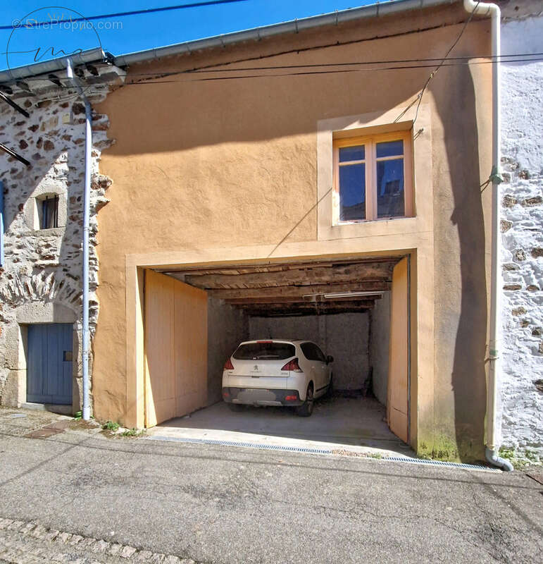 Maison à MURAT-SUR-VEBRE