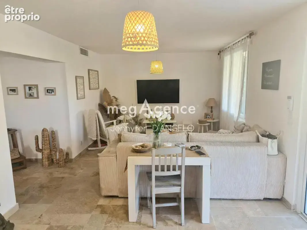 MAISON RENOVEE A OLLIOULES, 155 M², 10 min à pieds du centre ville - photo 2