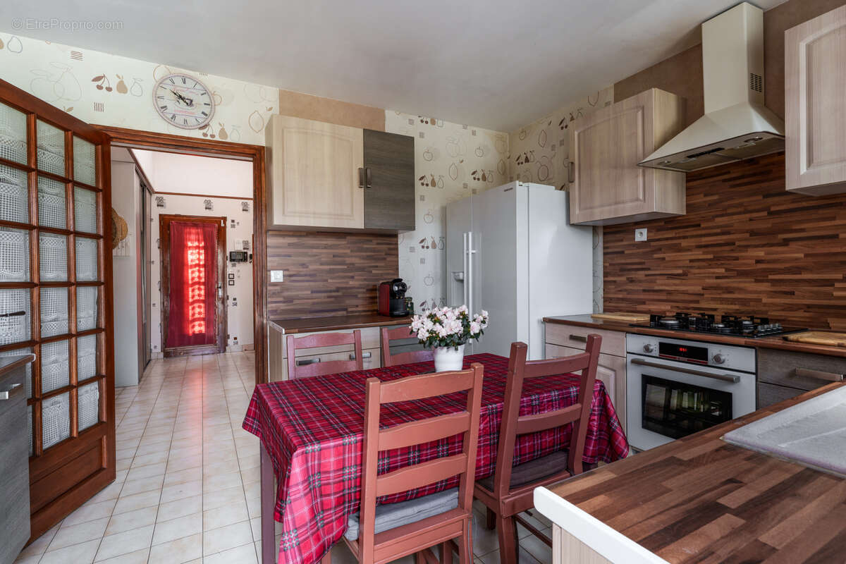 Coup de cœur   Élégante maison familiale avec jardin arboré en cœur de ville - photo 5
