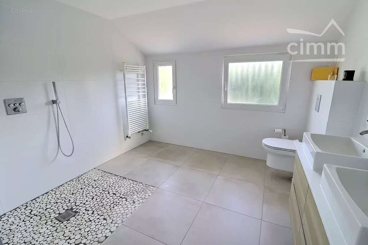 Maison individuelle rénovée de 125 m² – 4 chambres – Terrain de 1 008 m² – PETITE ROSSELLE - photo 7