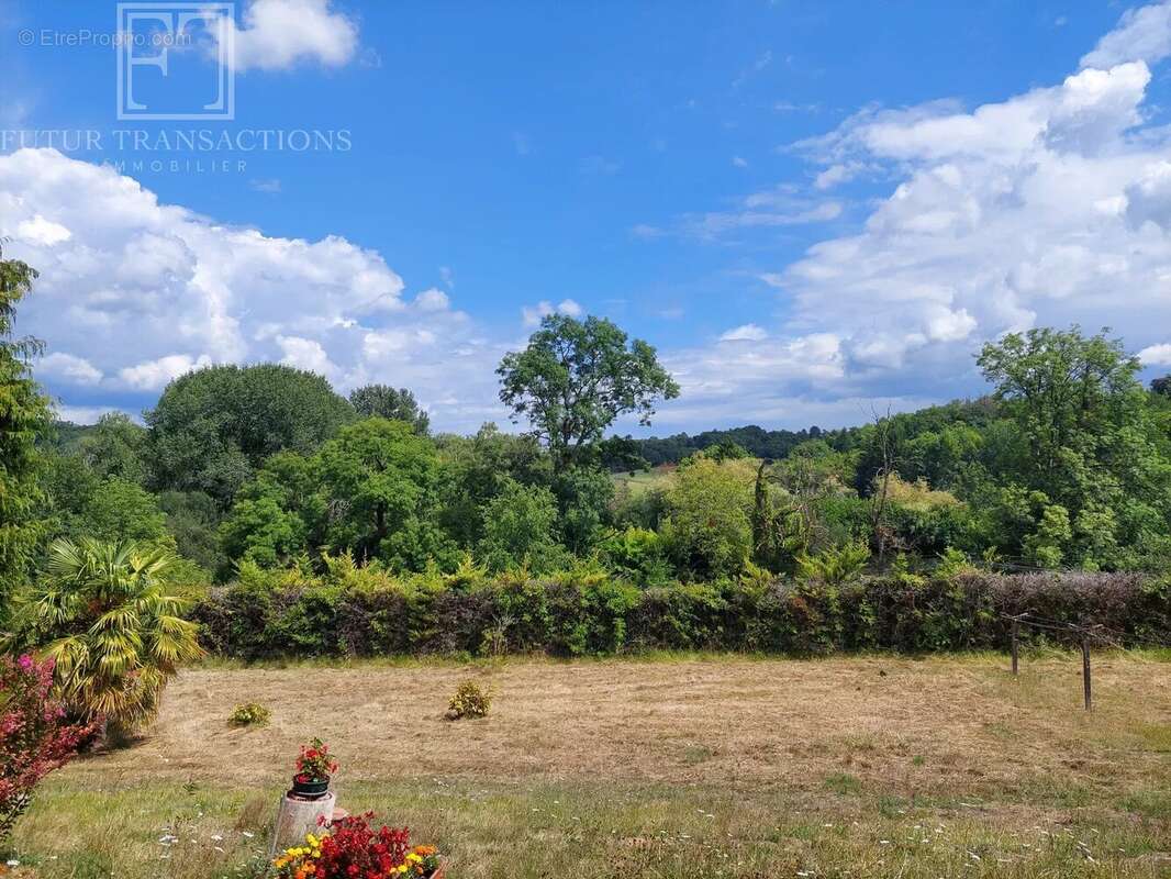 Maison avec 2 logements sur 6250 m² - photo 6