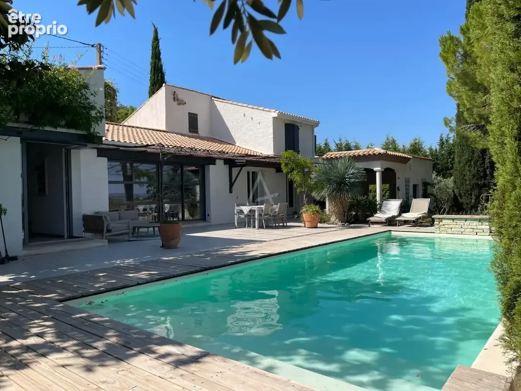 Villa 160m² habitables 4 chambres 2 bureaux 2 garages piscine sur 3000m² de terrain - photo 2