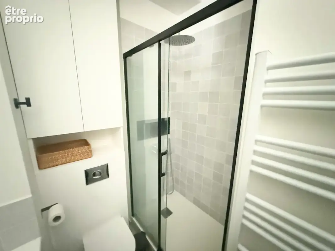 Studio aux jolies prestations en étage élevé avec ascenseur ! - photo 11