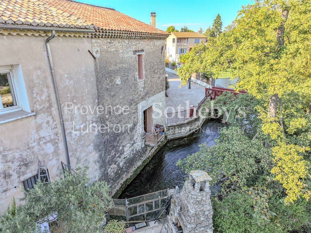 Maison à L'ISLE-SUR-LA-SORGUE