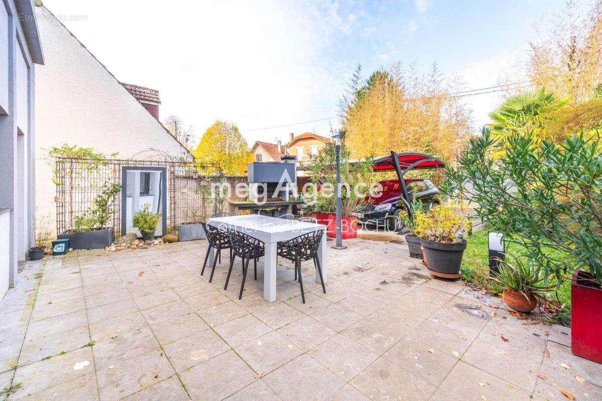 Maison à DEUIL-LA-BARRE