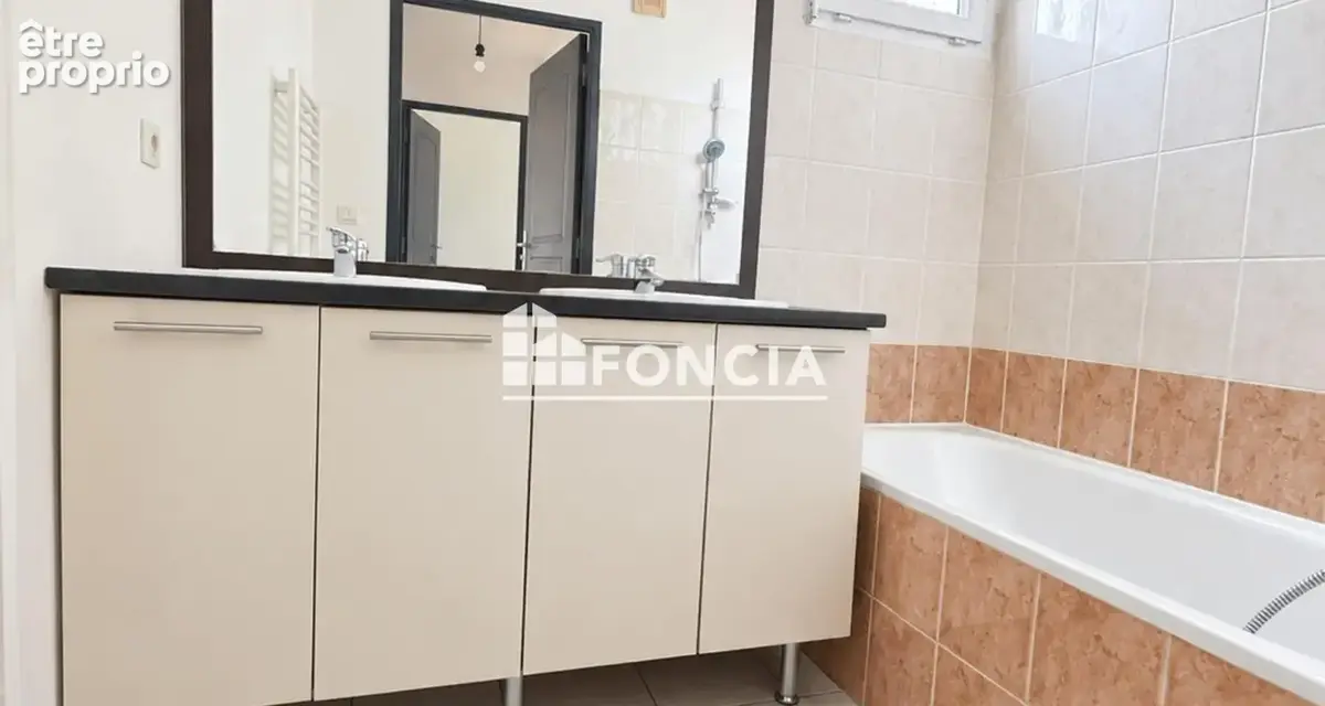 Appartement T3 avec balcon, 2 parking et cave dans résidence avec piscine - photo 7