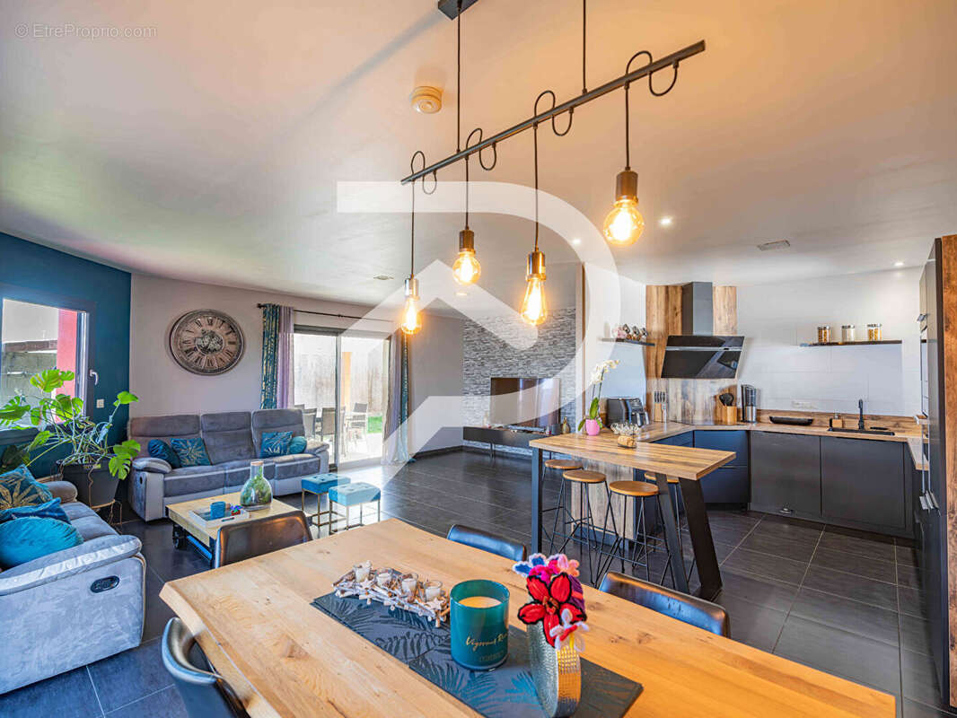 Maison à OS-MARSILLON